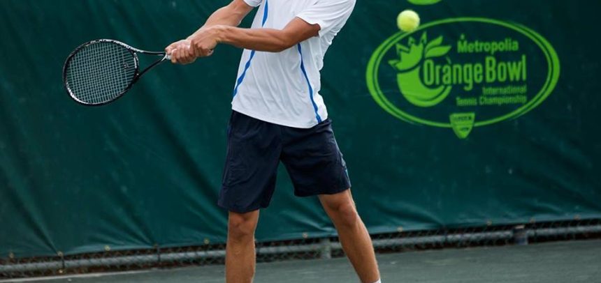 Tenismenul Bogdan Borza, aproape de semifinale la dublu în turneul de la Bacău