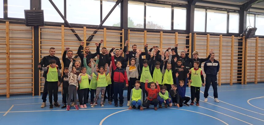 „Săptămâna verde”: la Tureni, handbalul a fost, pentru o zi, la el acasă